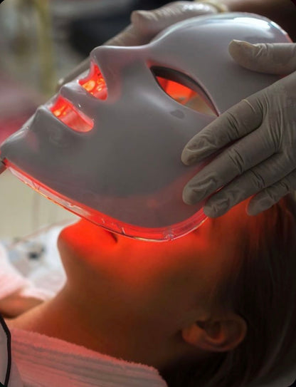 masque facial LED rouge luminothérapie